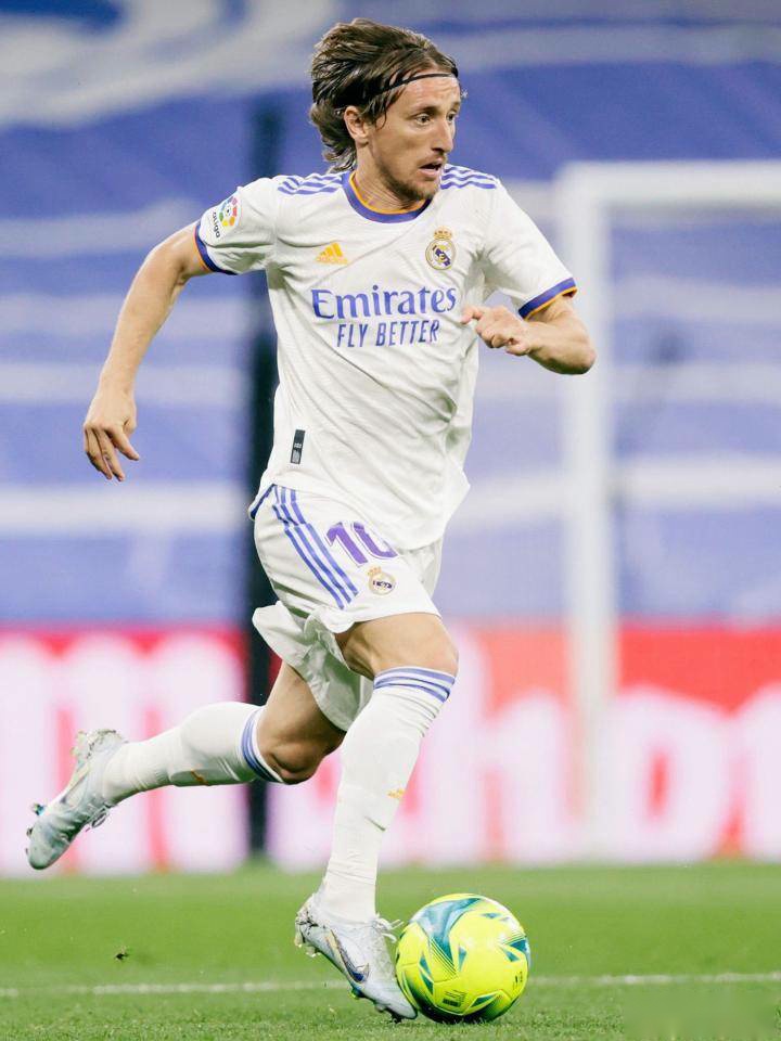 2-1，打爆日本张本智和，状态低迷连续丢分，邱党给对手上课