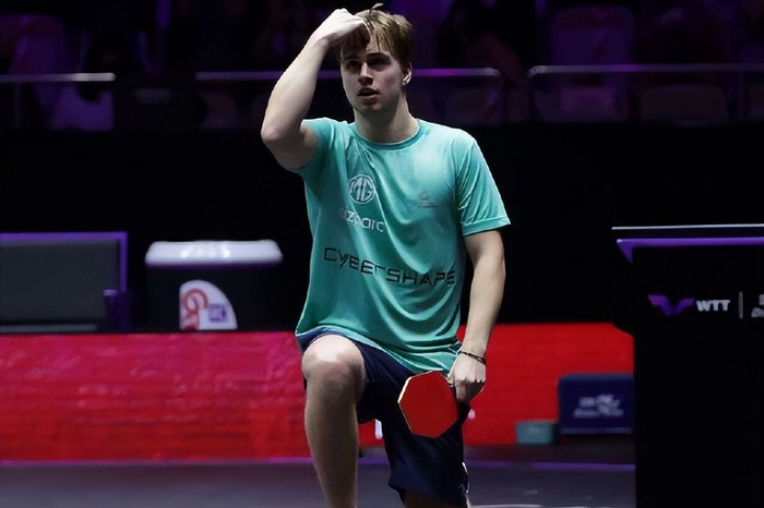 有助于他在 有助于他在